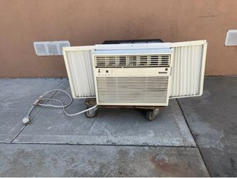 Air conditioning in good condition  by Danby  with 12,000  Btus