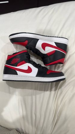 Jordan 1 Mid