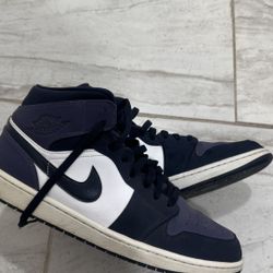 Jordan 1 Mid Sanded Purple 
