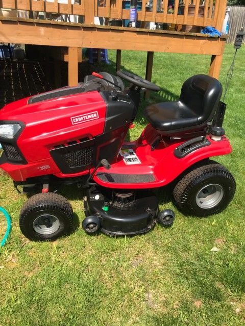 2014 Craftsman Lawn Tractor $900 - LIKE NEW!