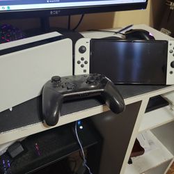 Nintendo Switch OLED w 128 Gb Micro SD And Pro Controller