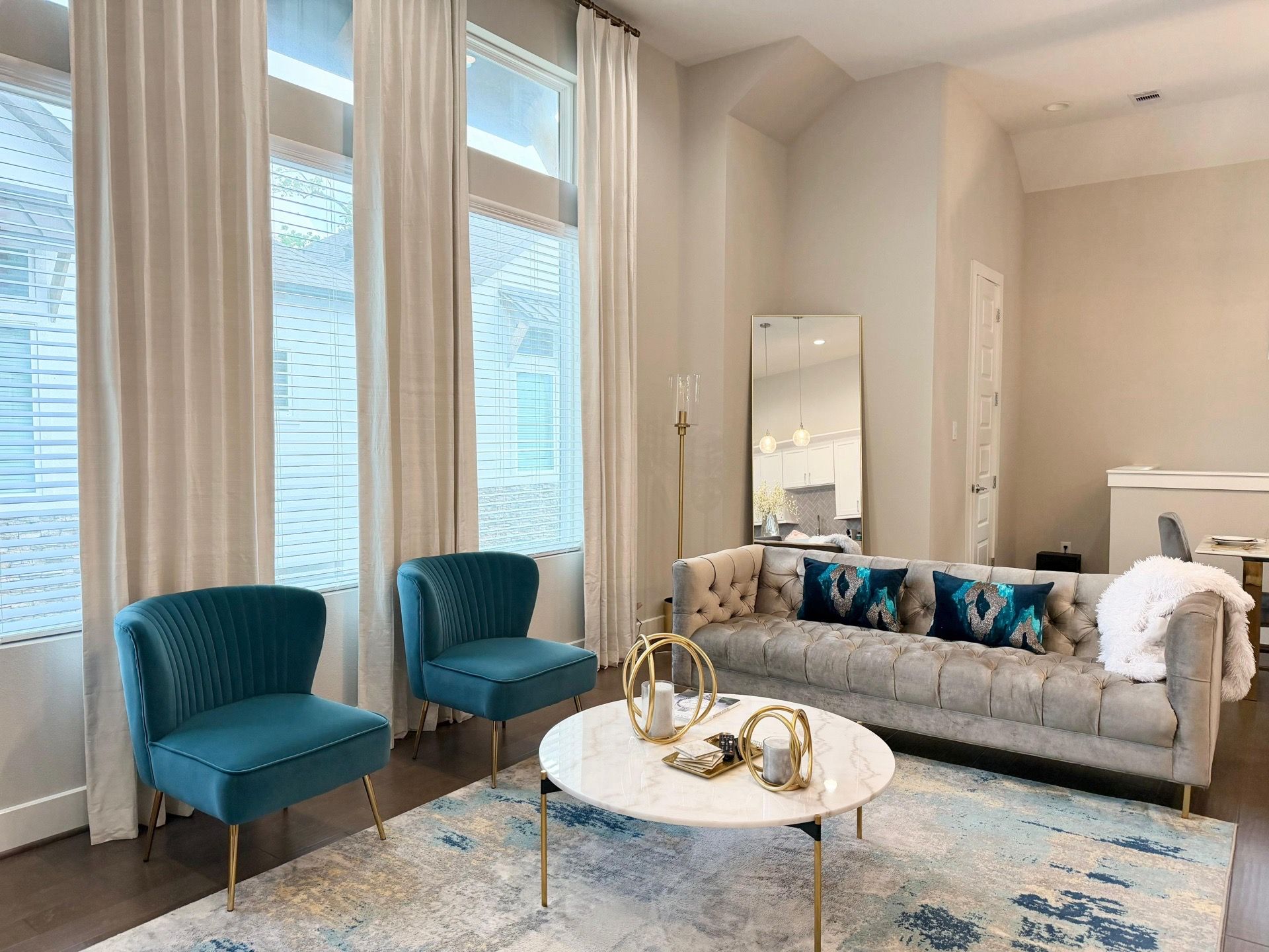 Sofa, 2 Chairs, 2 Accent Pillows & Area Rug
