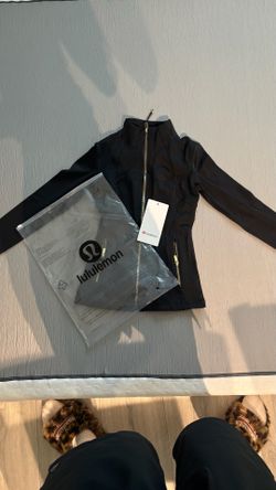 black lululemon jacket