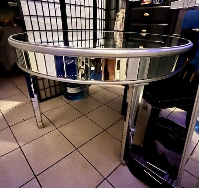 Round Table Mirrored