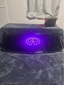 Grill y emblema