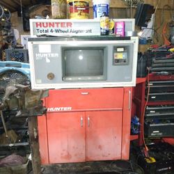 D111 Hunter Alignment Machine