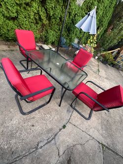 Table and 5 chairs