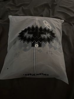 Angelic Motion Graphic Zip-Up Hoodie Size L