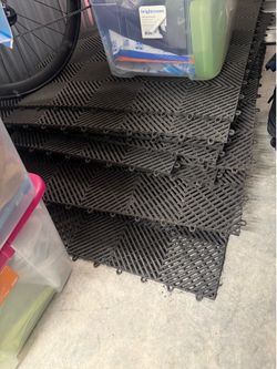 Interlocking garage flooring