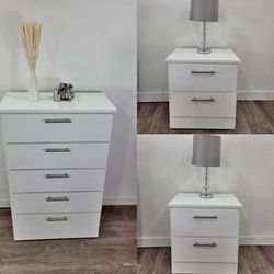 Chest And 2 Nightstands - Gavetero Y 2 Mesitas De Noche 