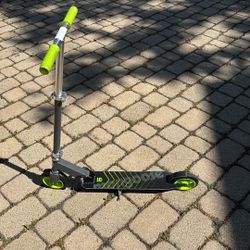 Manual Green Mongoose Scooter