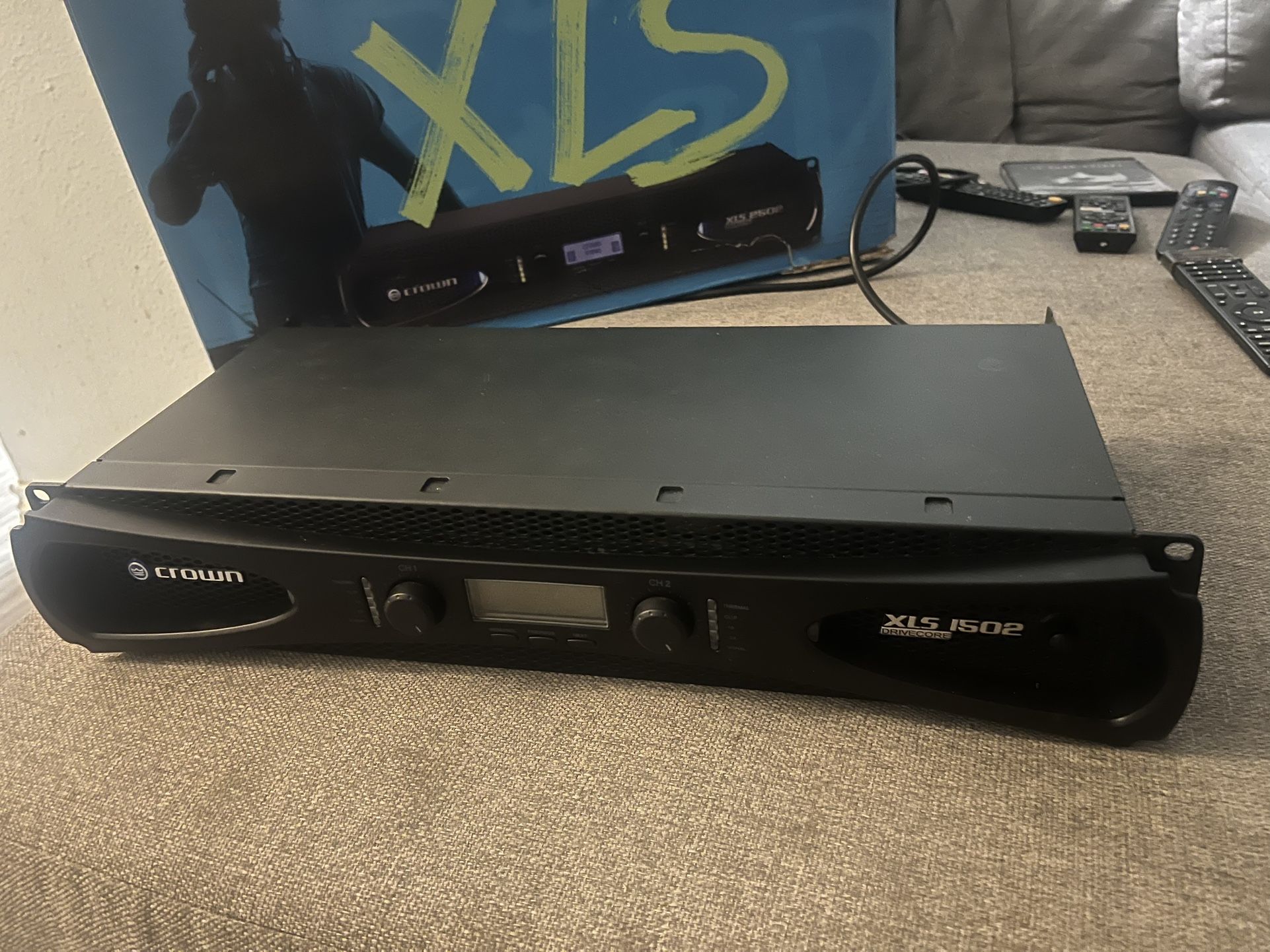 Crown XLS 1502 Amplifier