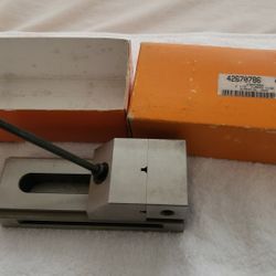 2 1/2" TLMKRS VISE