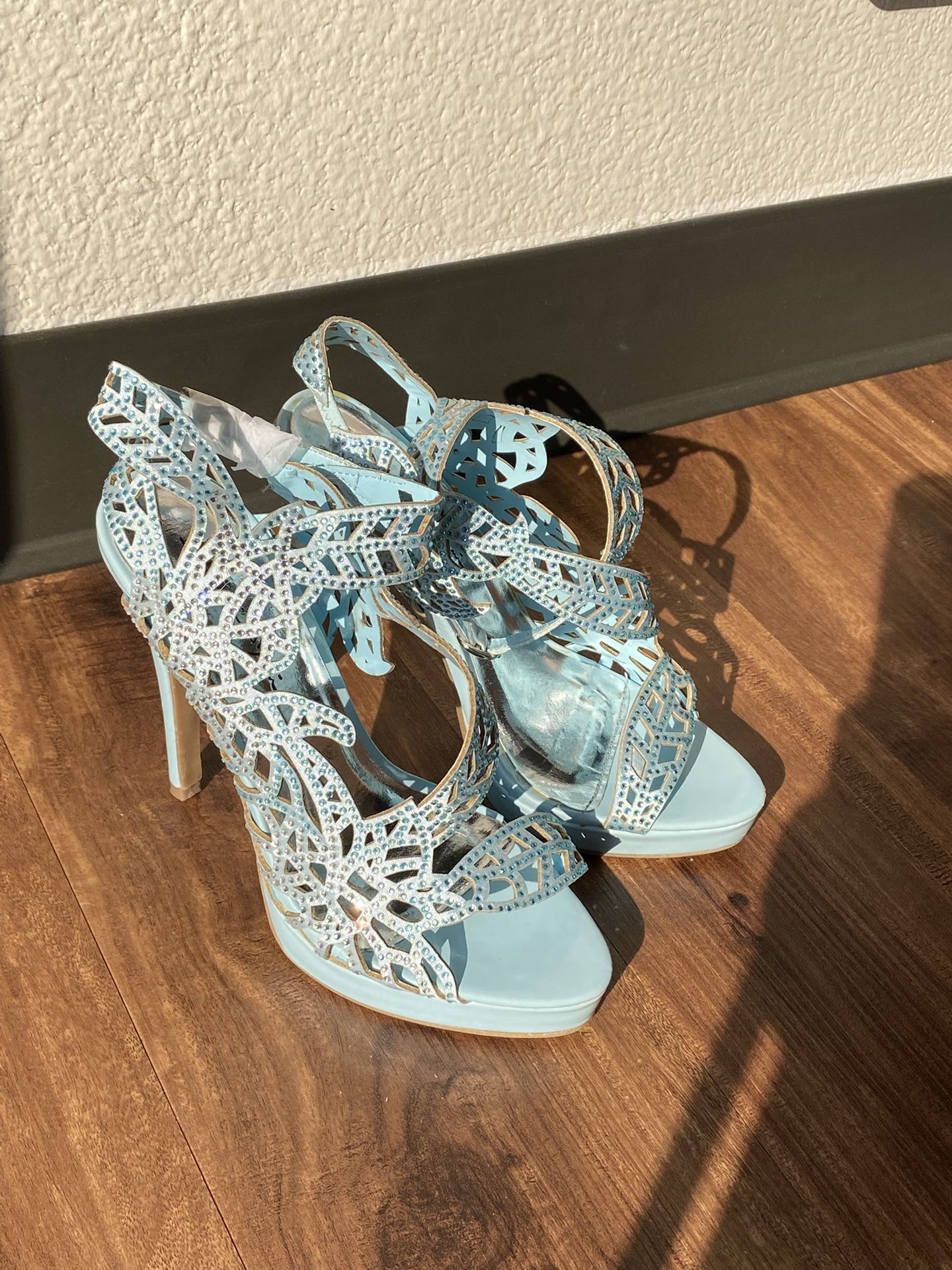 Brand New Woman’s Marichi Mani brand Light Blue High Heel Shoes Up for Sale