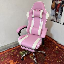 Gaming Chair With Footrest