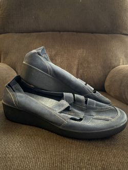 I 🩶 Comfort Slip Ons (Women’s 11)