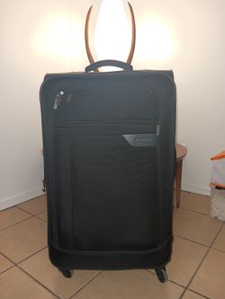 Very Large Black PERRY ELLIS luggage 