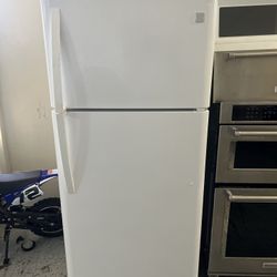 TOP FREEZER KENMORE REFRIGERATOR APARTMENT SIZE