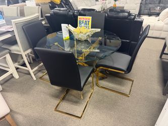 Perfect dining set! Easy financing! 😍💜🔥