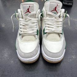 Jordan 4 SB Pine Green