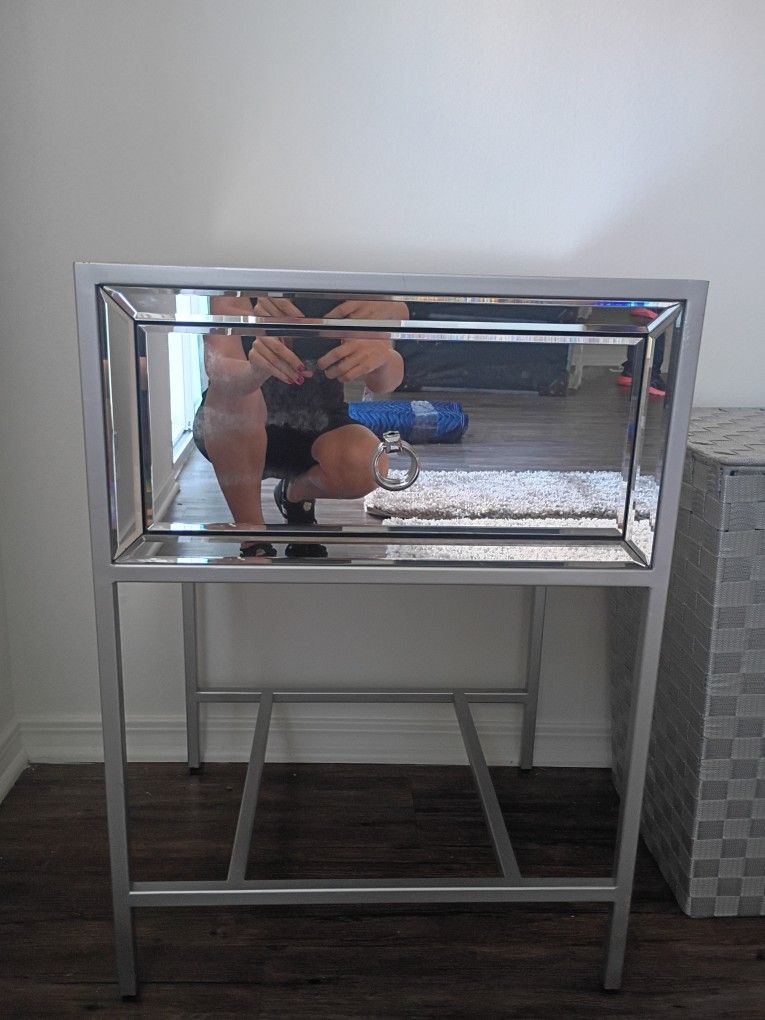 ✨ Modern Glass Nightstand / End Table ✨