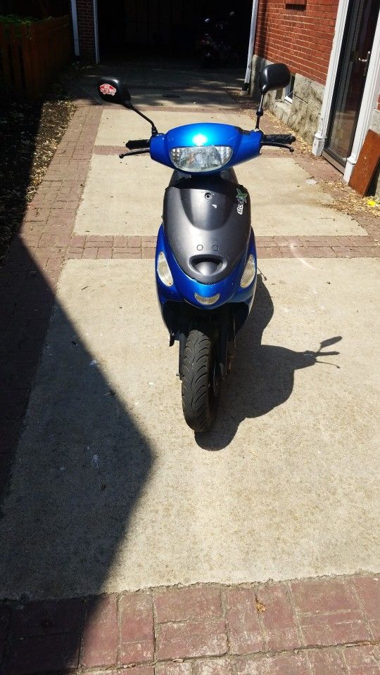 Photo 50cc Tao Tao Moped