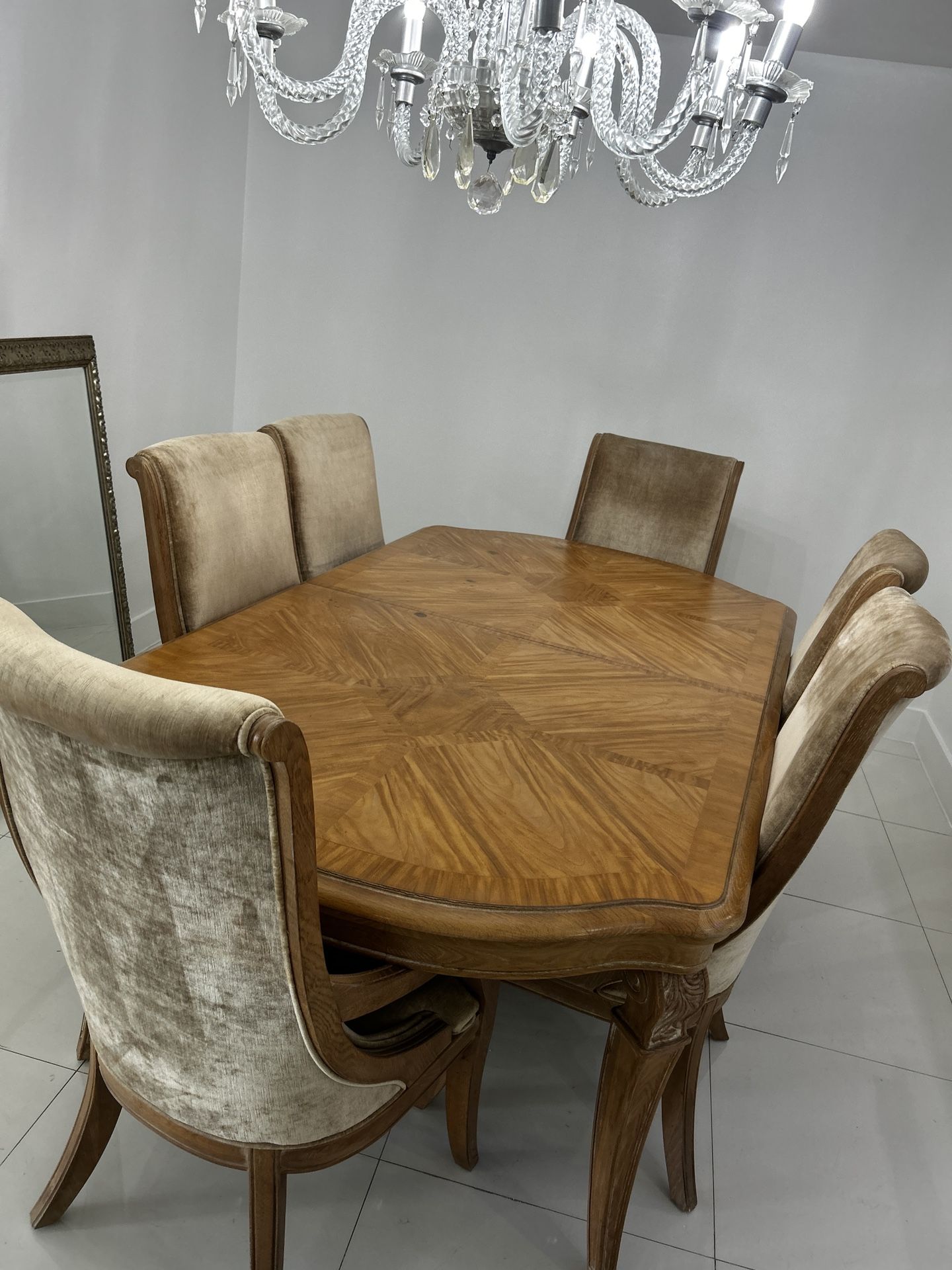 Solid Wood Table With Extender