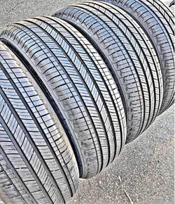 225/60r18 Michelin tires con 80% de Vida las 4