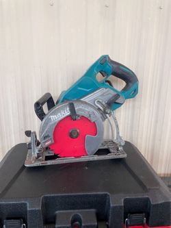 Makita 40V Max XGT Brushless Cordless Rear Handle 7-1/4 in. Circular Saw