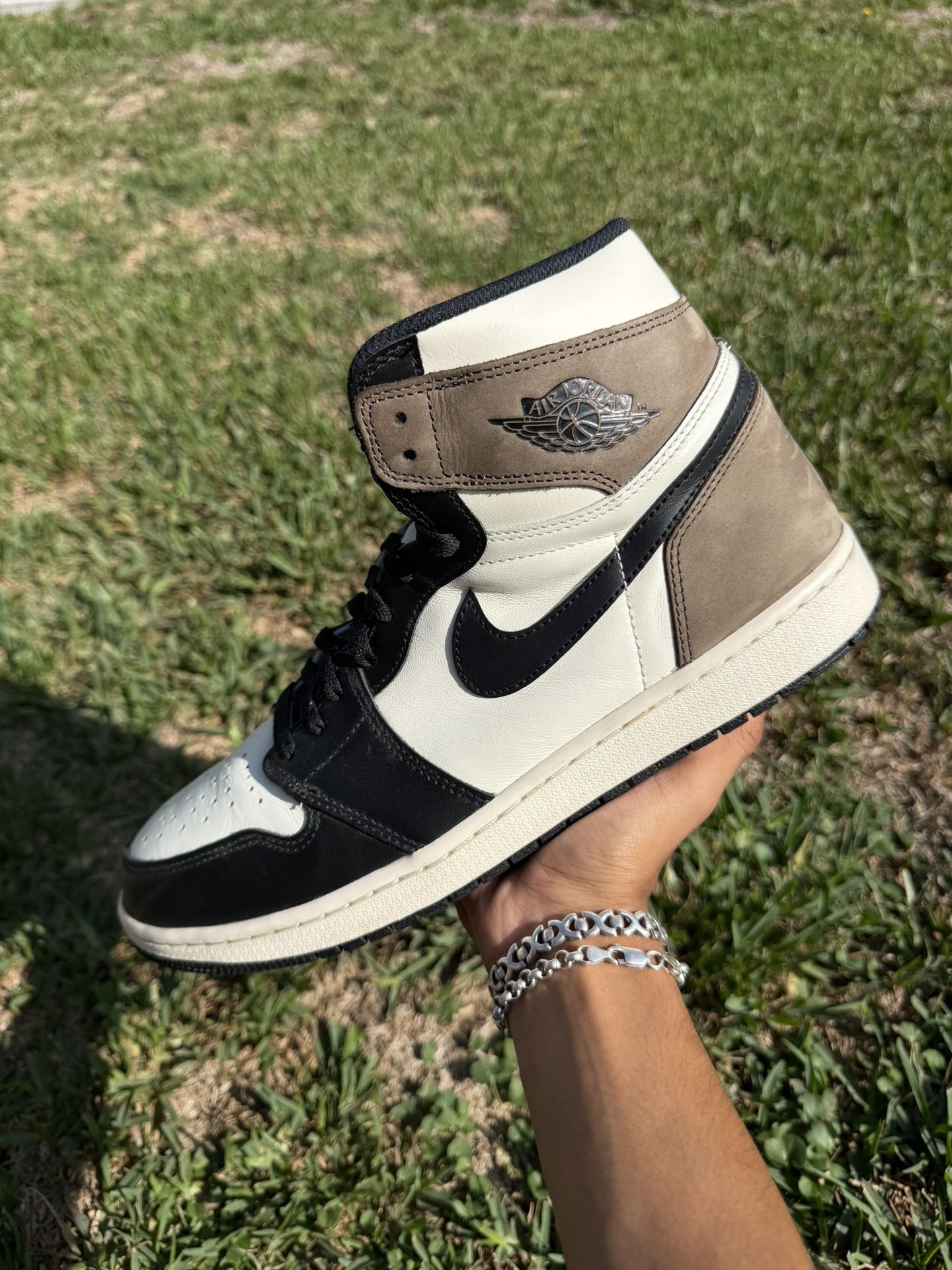 Jordan 1 High “Dark Mocha” Size 13 Men