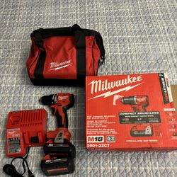 Milwaukee M18 Brushless 1/2 In. Compact Drill / Driver Kit 