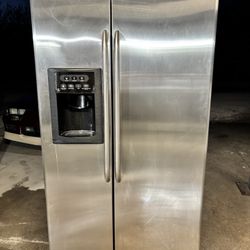 GE Refrigerator 
