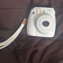 Polaroid camera 
