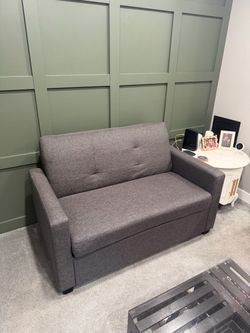 Pull Out Couch - Twin Size