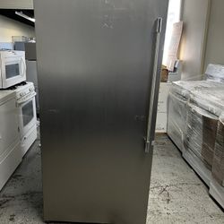 New Open Box Frigidaire Upright Freezer With Ice Maker In Stainless Steel