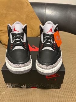 Air Jordan 3 “Black Cement” size 12