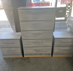 Chest And 2 Nightstands - Gavetero Y 2 Mesitas De Noche 