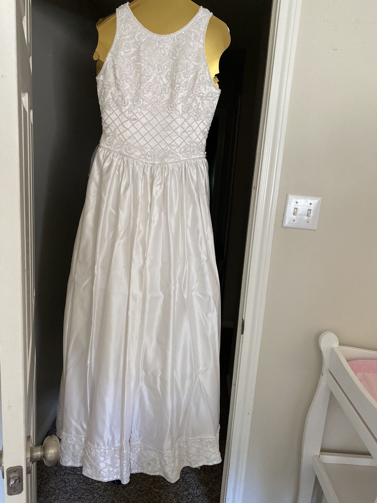 Wedding dress (mint condition)