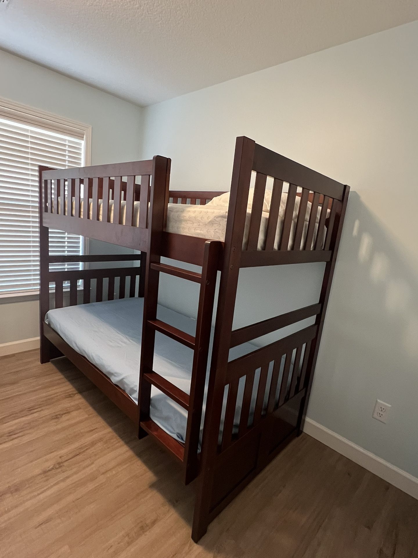 Twin Bunk Bed