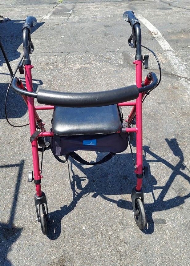 MIDLINE ADULT WALKER CAPACITY WEIGHT 250LBS