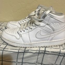 Jordan 1 Mid Triple White