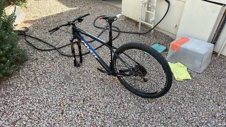 Pivot Les for sale (XL frame cracked)