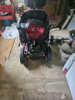 Wheelchair Pride Mobility Quantum Electric Power Chair – JAY Seat – Charger Included