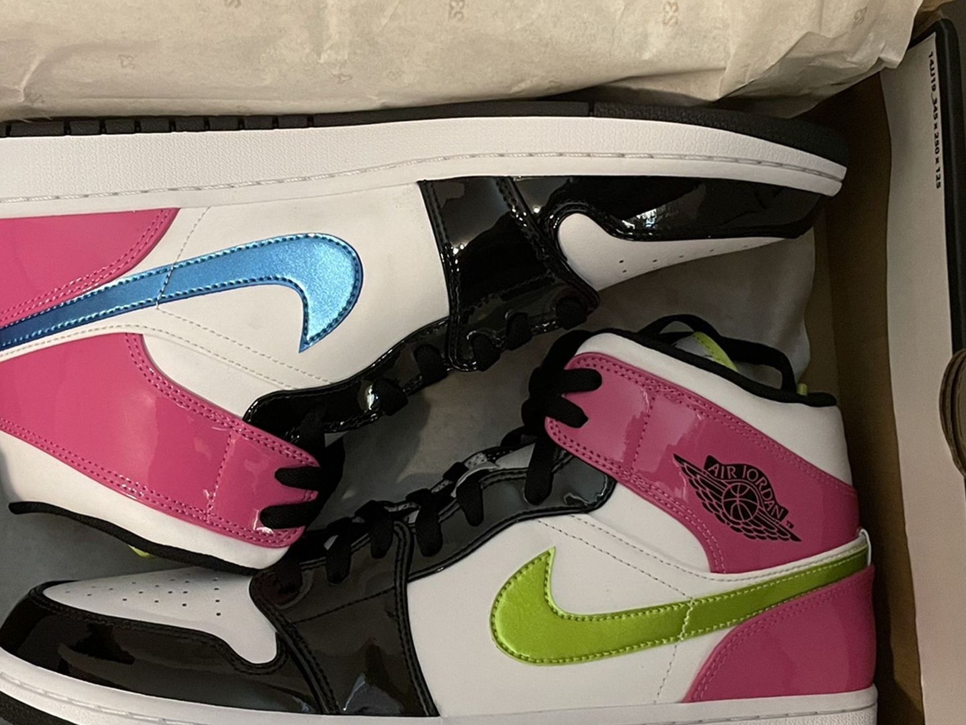 Jordan 1 Mid White Black Cyber