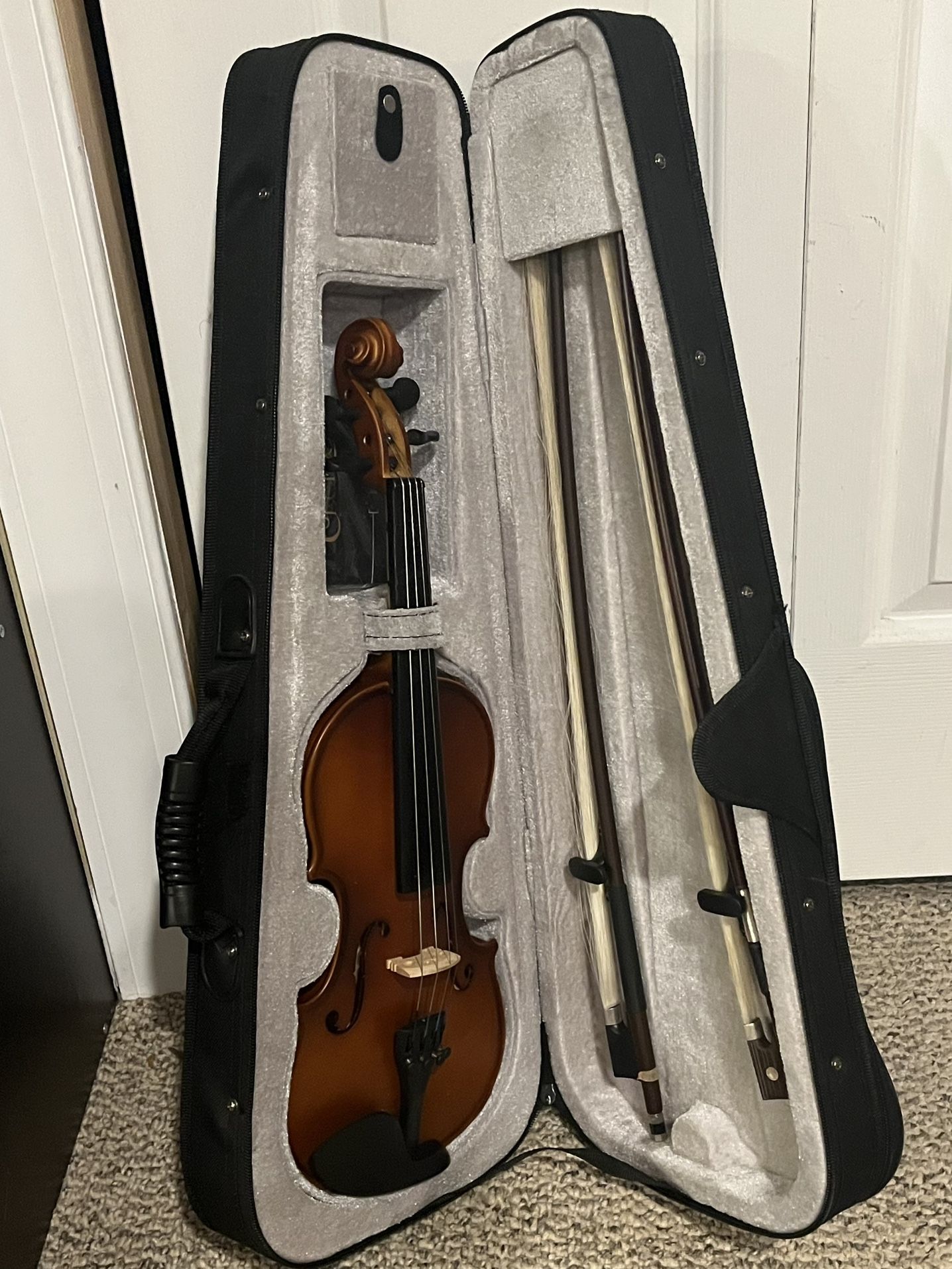 1/4 Violin Mendini by Ceclio in hard case With Accessories 