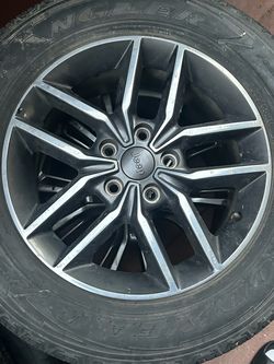 OEM ( 2017 - 2021 ) Jeep Grand Cherokee  18” wheel with 265/60R18 Tire