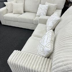 Cozy Stylish Couch And Loveseat!