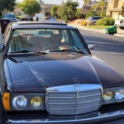 1984 Mercedes-Benz 300