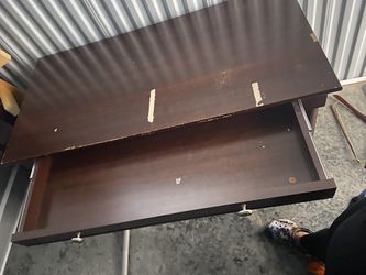 Wood Queen bedroom Set 
