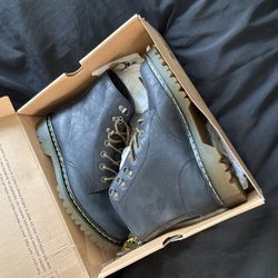New Dr Doc Martens Boots